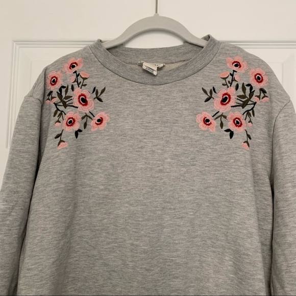 Floral Embroidered Crewneck | M - Picture 3 of 5